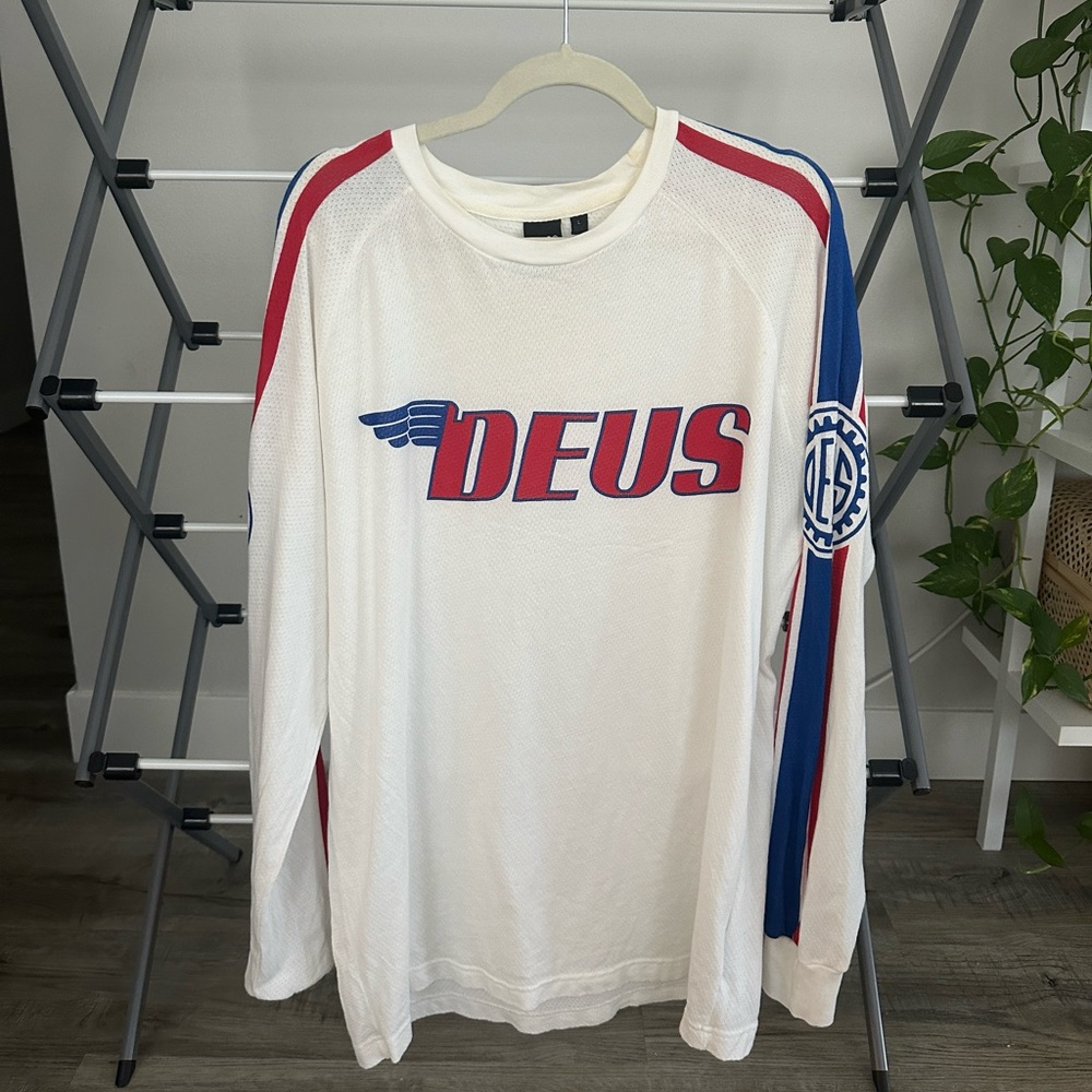 Deus ex machina jersey size large